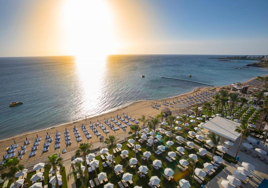 Constantinos the Great Beach Hotel — Protaras